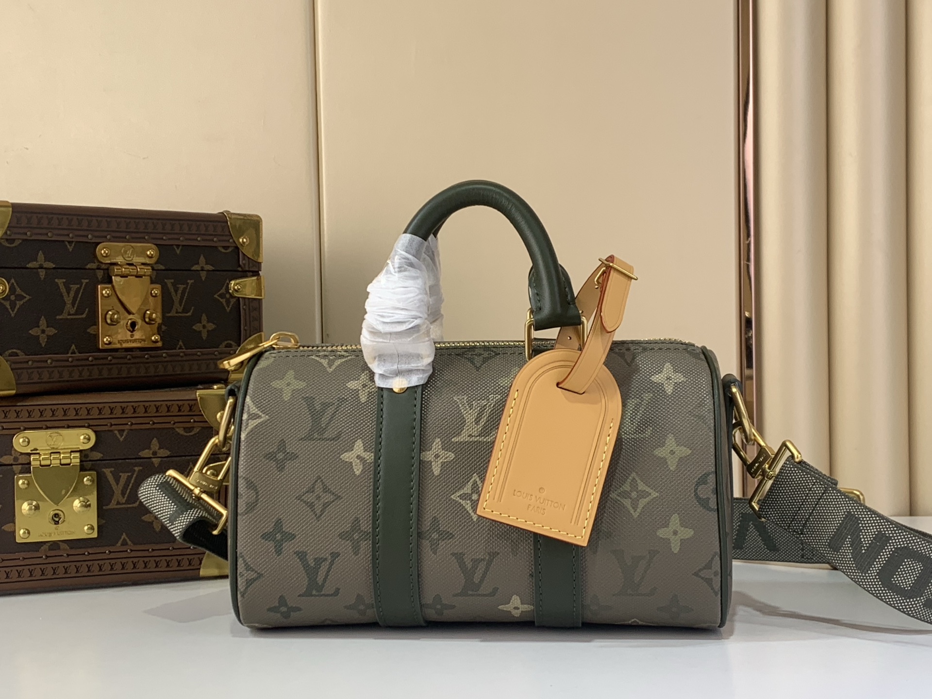 LV Style Beige Canvas Travel Bag Lookbook Reference image 1