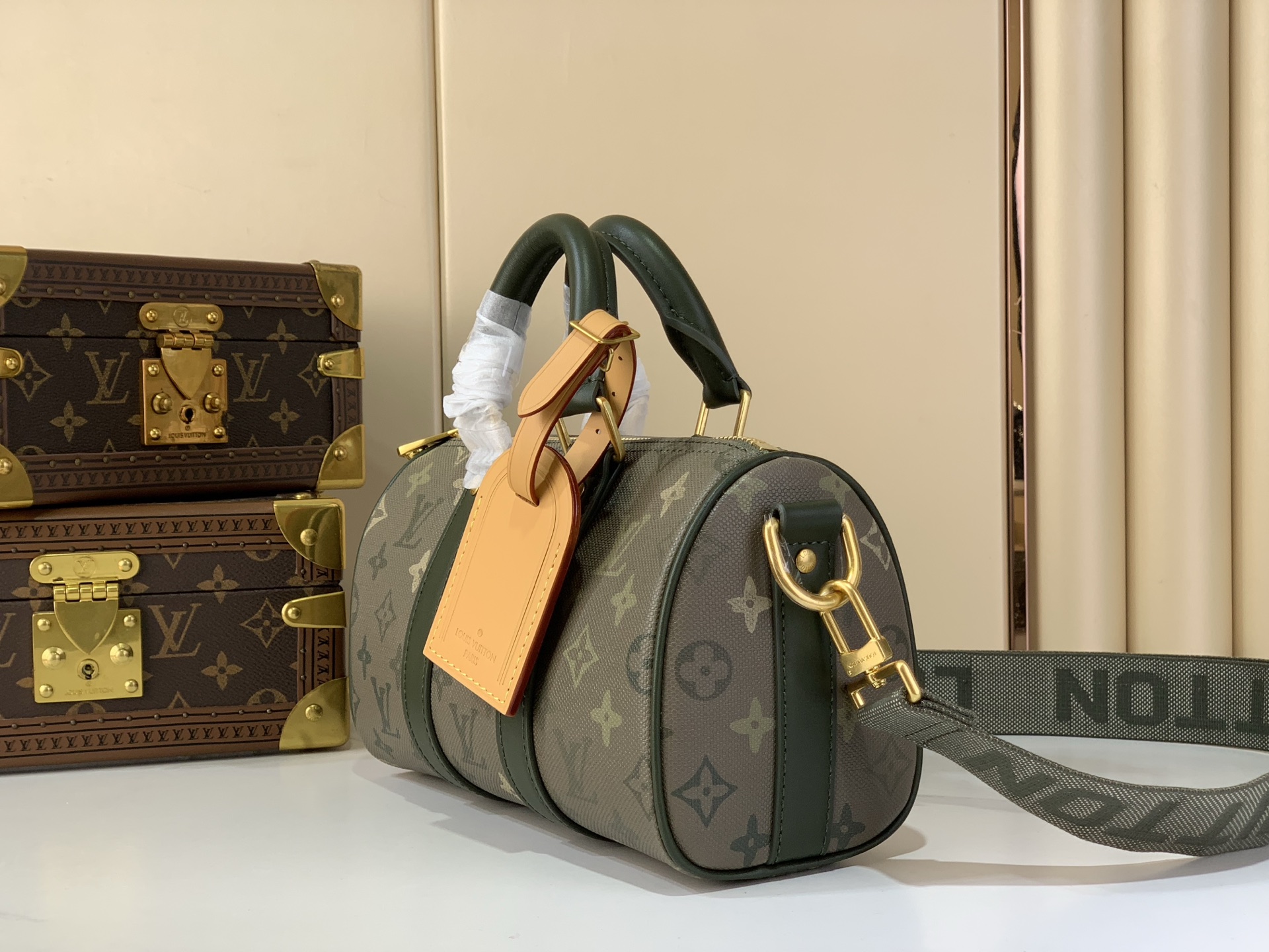 LV Style Beige Canvas Travel Bag Lookbook Reference image 2