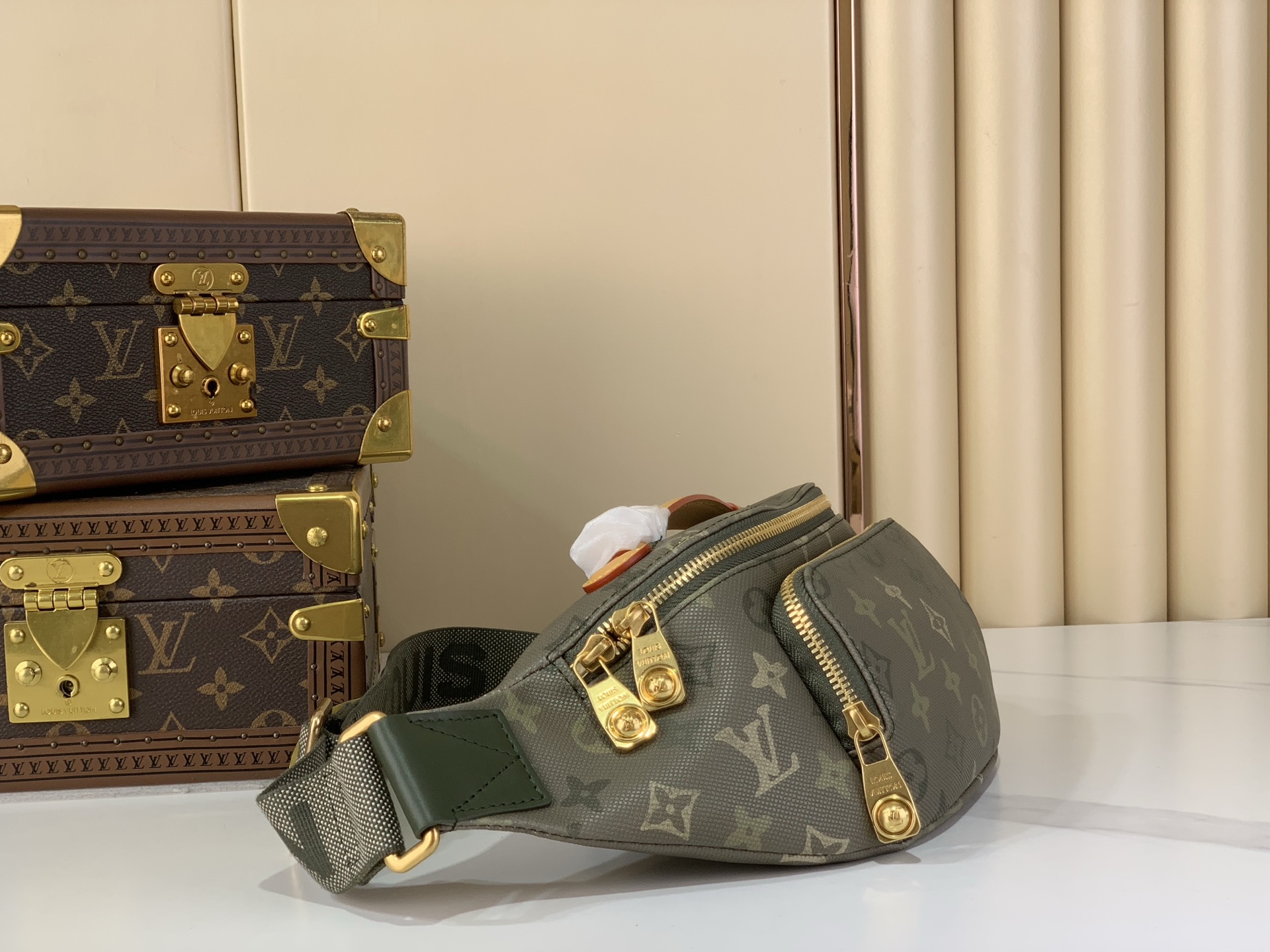 LV Style Beige Canvas Crossbody Bag Lookbook Reference image 2