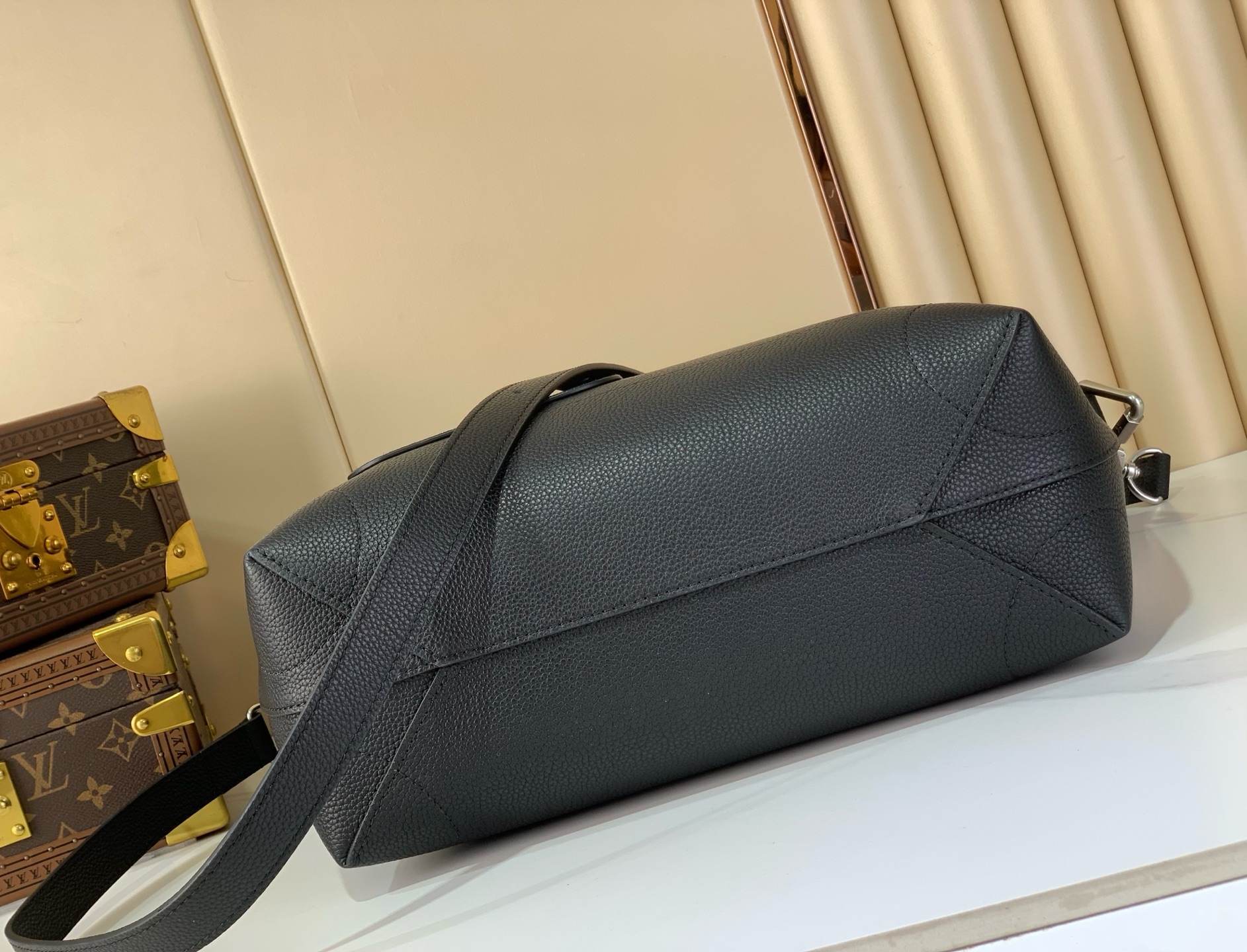 LV Style Black Leather Top Handle Bag style reference detail image 4 from source 760058