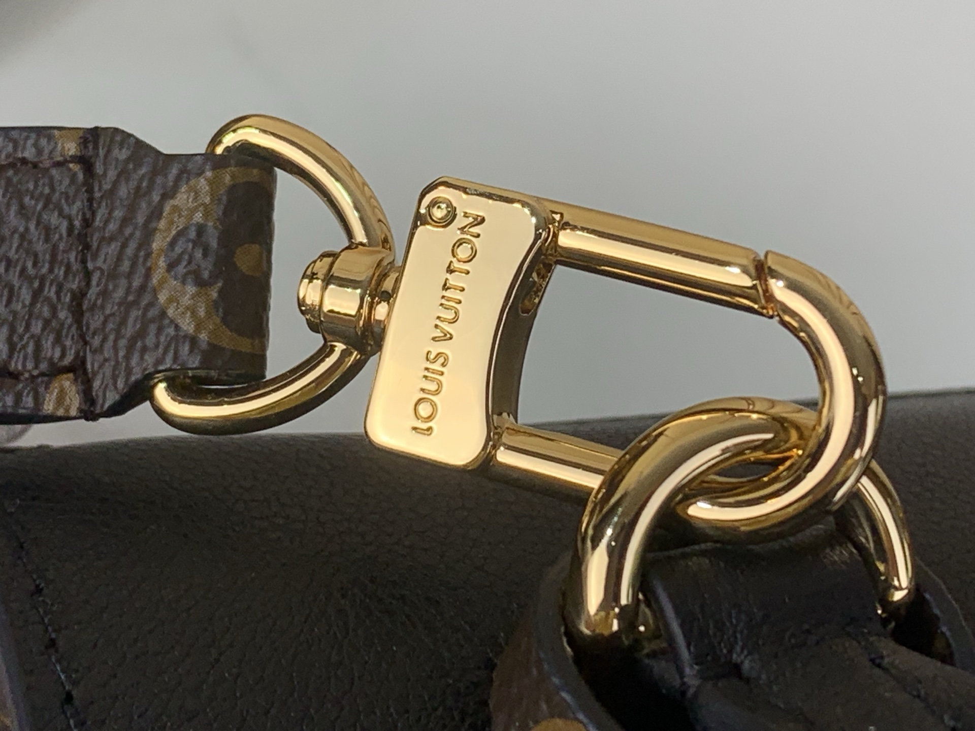 LV Style Black Leather Top Handle Bag style reference detail image 7 from source 770254