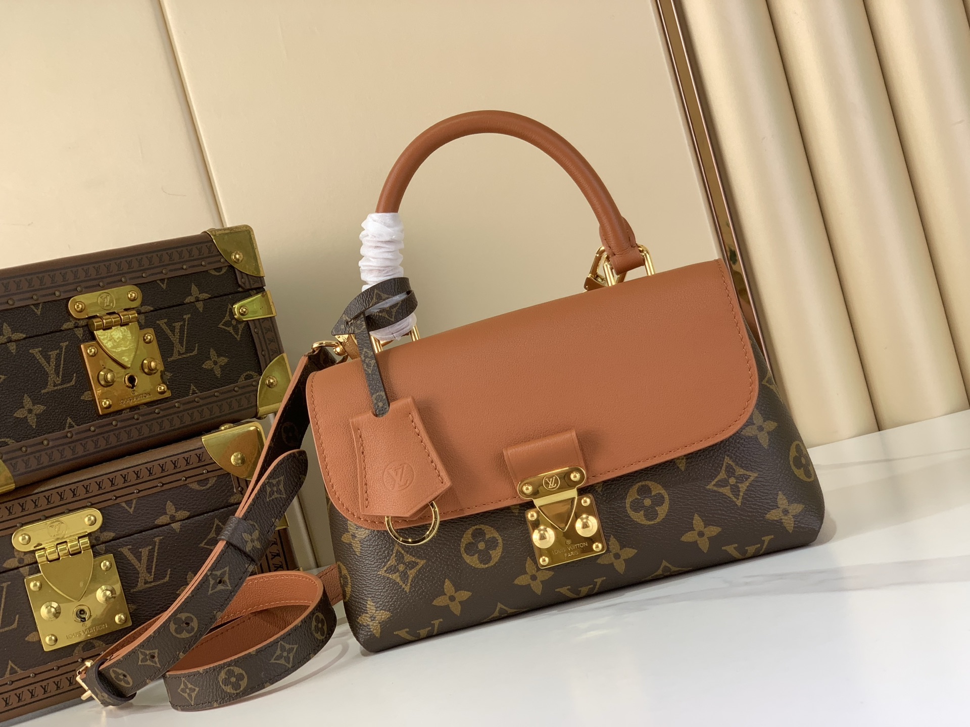 LV Style Black Leather Top Handle Bag style reference detail image 1 from source 770255