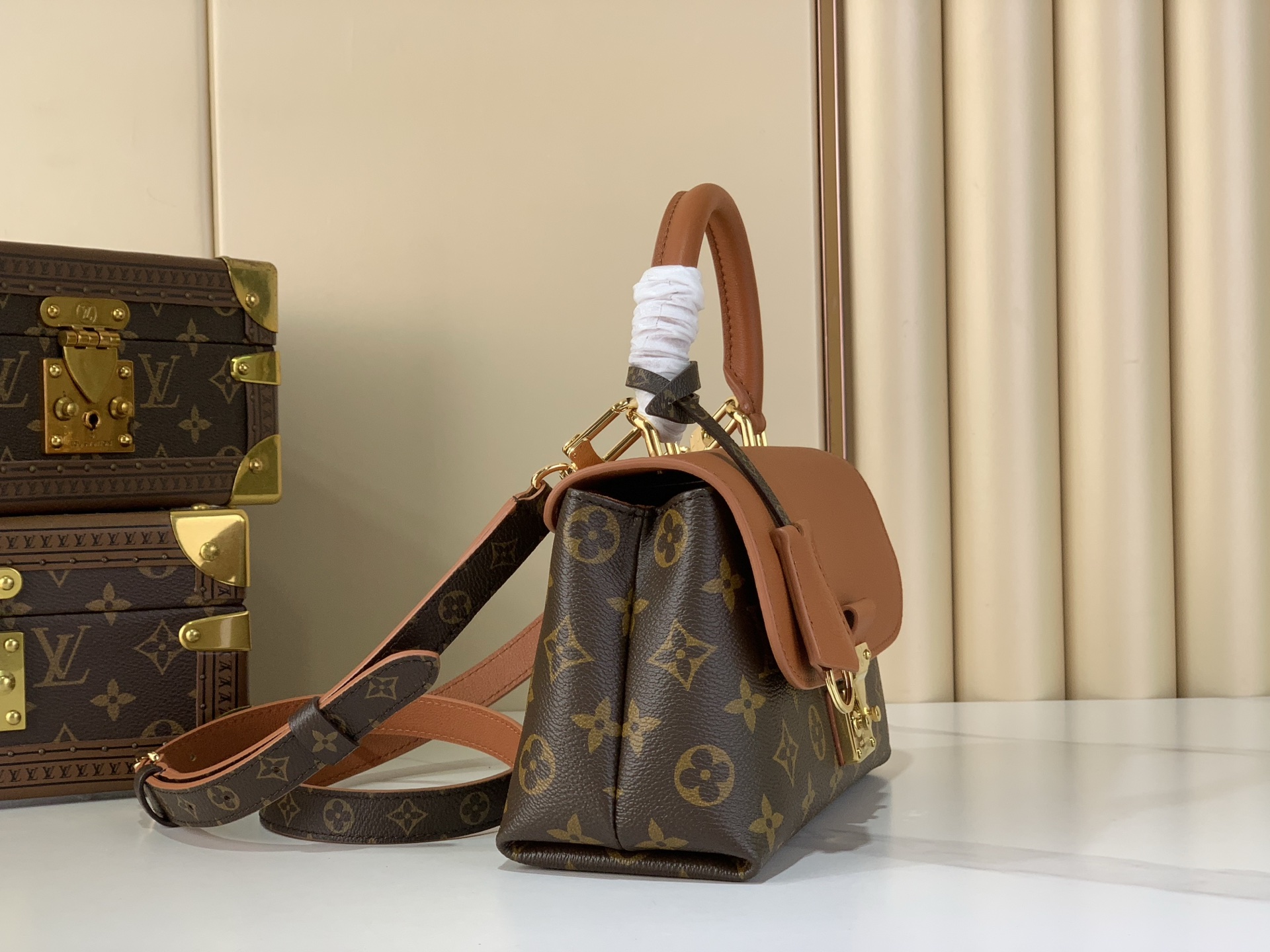 LV Style Black Leather Top Handle Bag style reference detail image 2 from source 770255