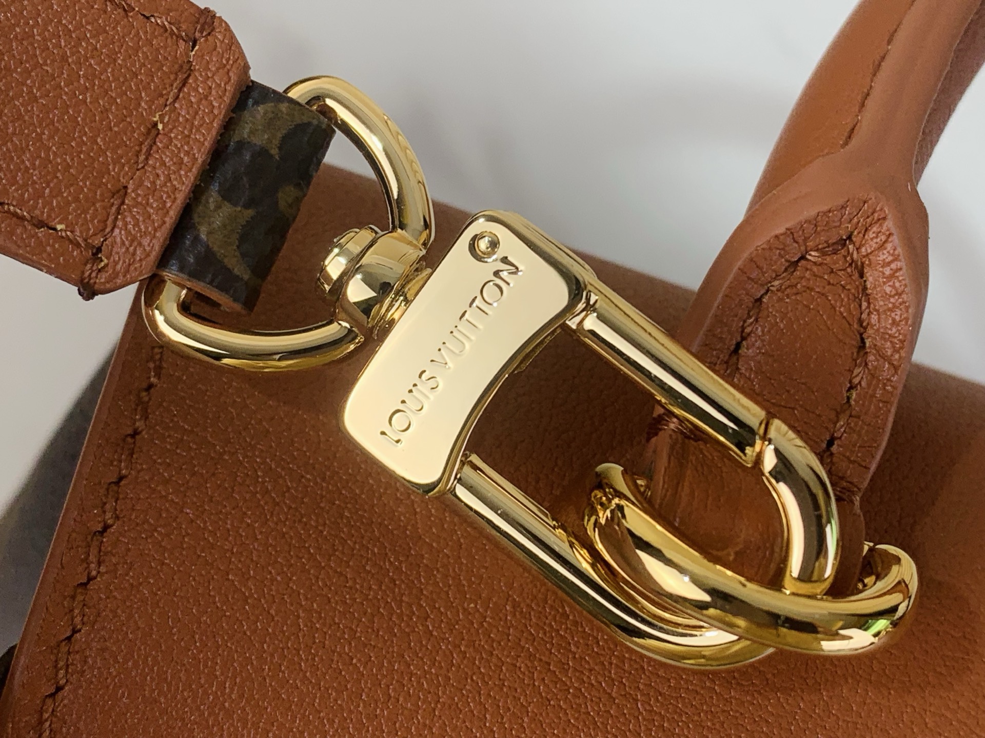 LV Style Black Leather Top Handle Bag style reference detail image 7 from source 770255