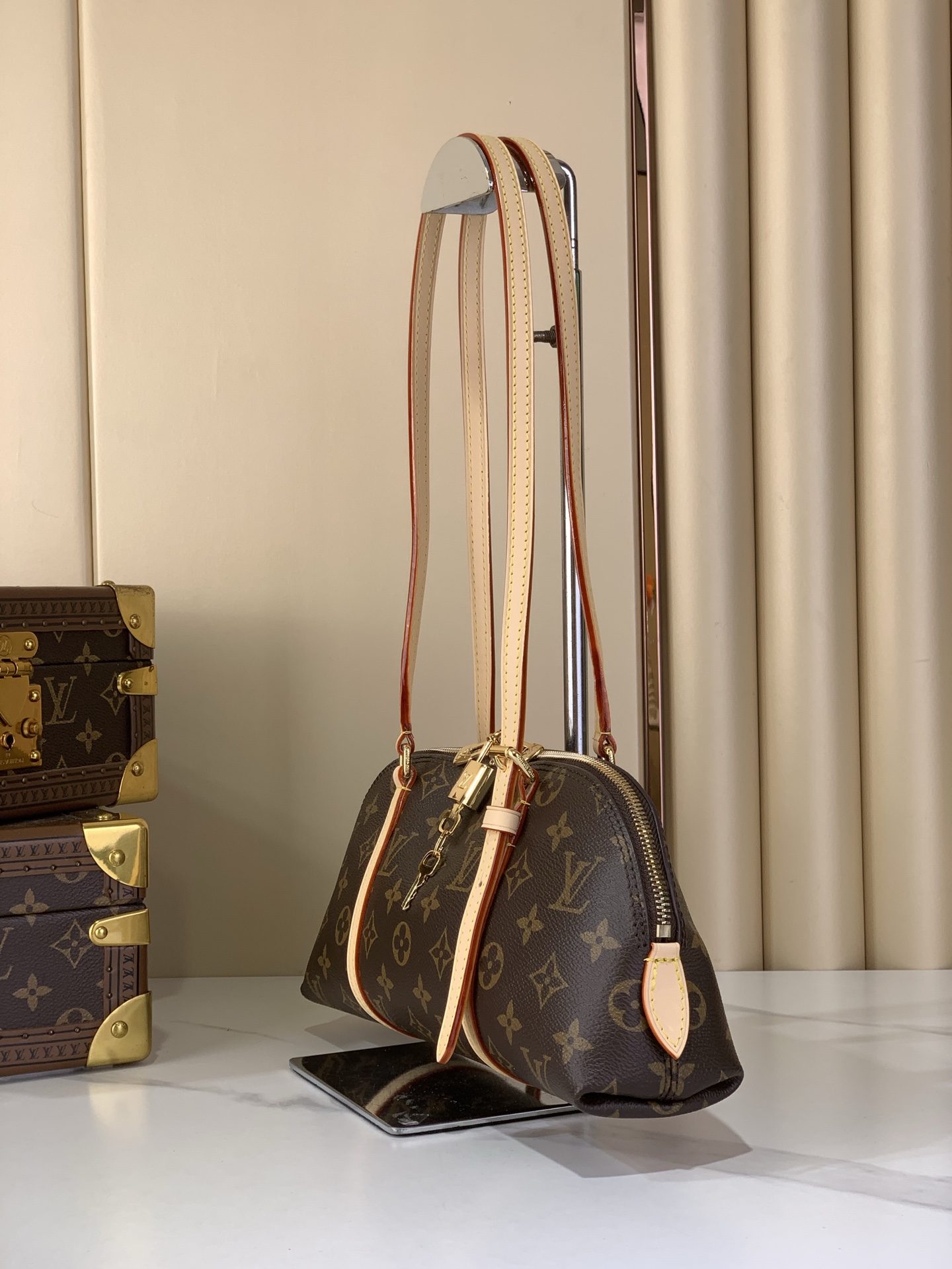 LV Style Beige Leather Card Holder Bags detail image 2 from source 770257