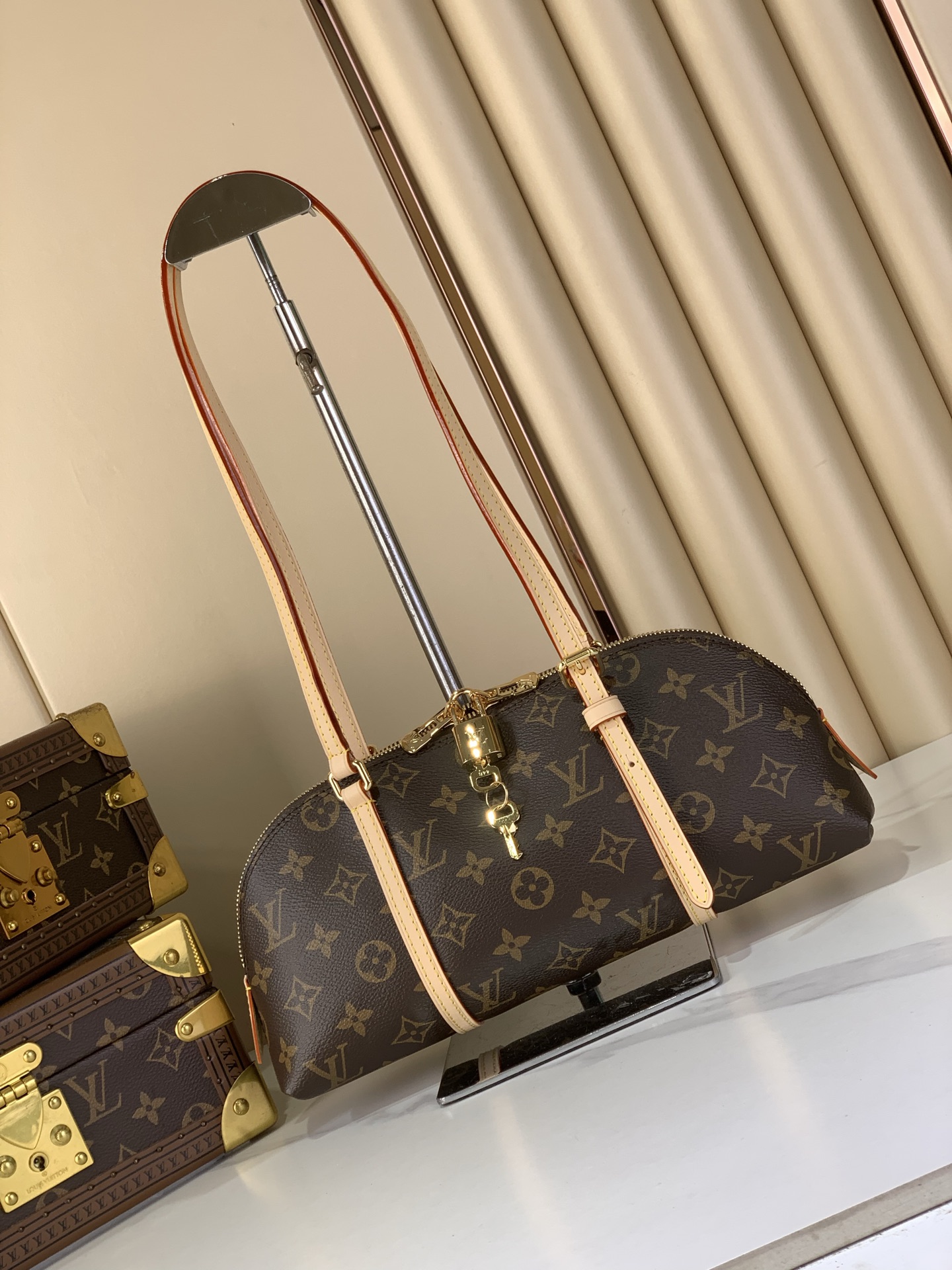 LV Style Beige Leather Card Holder Bags detail image 1 from source 770257