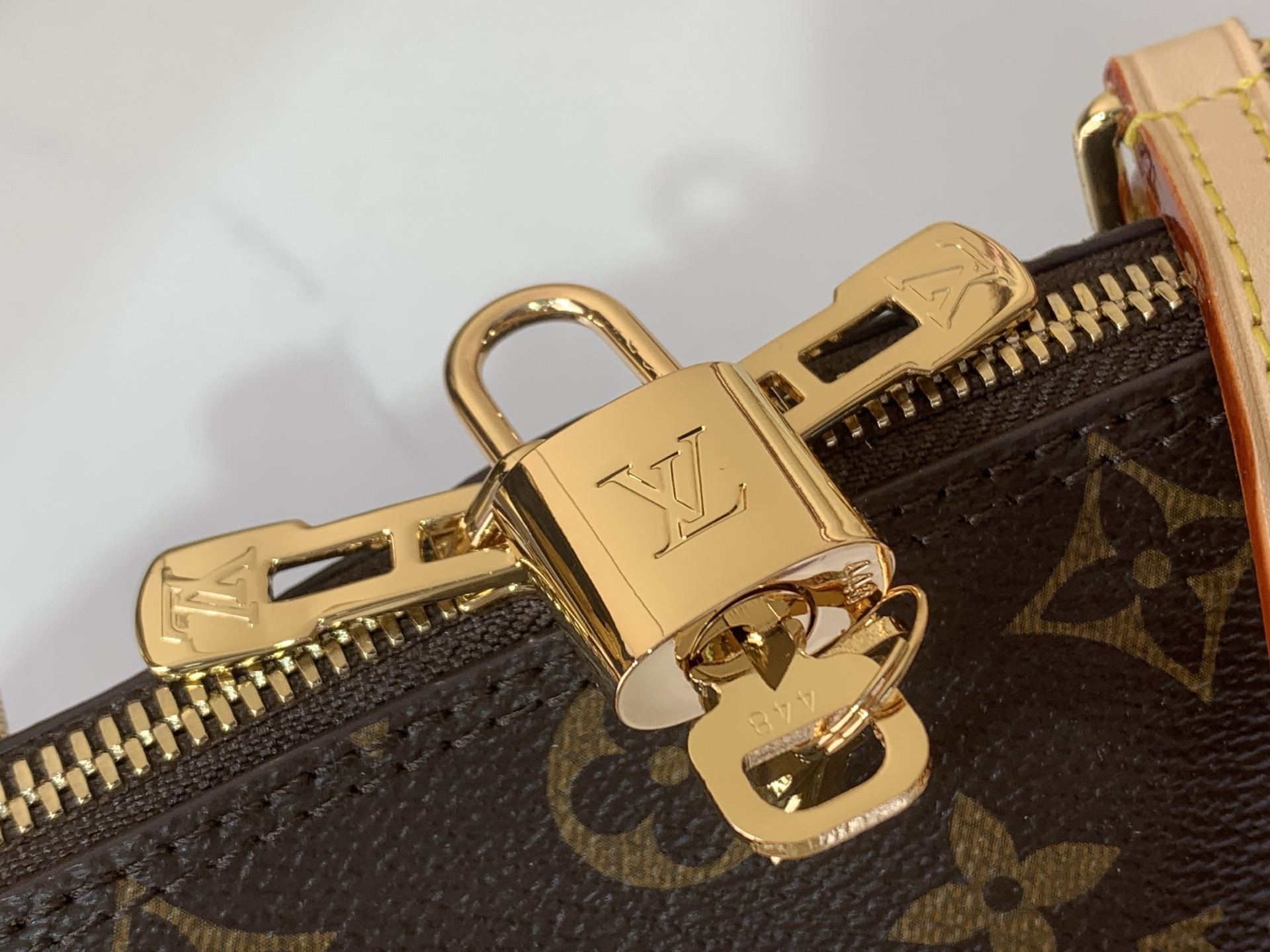 LV Style Beige Leather Card Holder Bags detail image 7 from source 770257