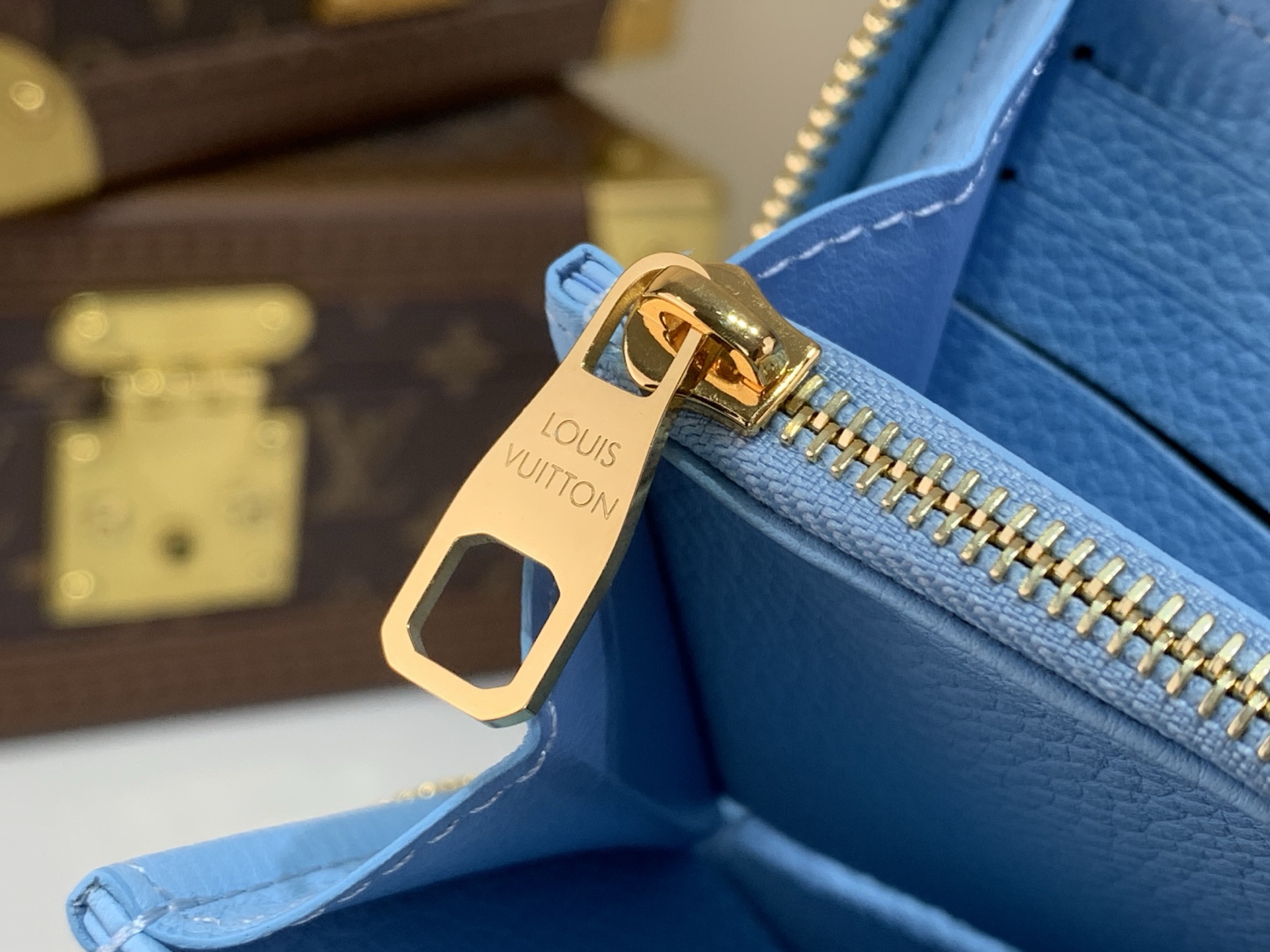 Louis Vuitton M27715 everyday