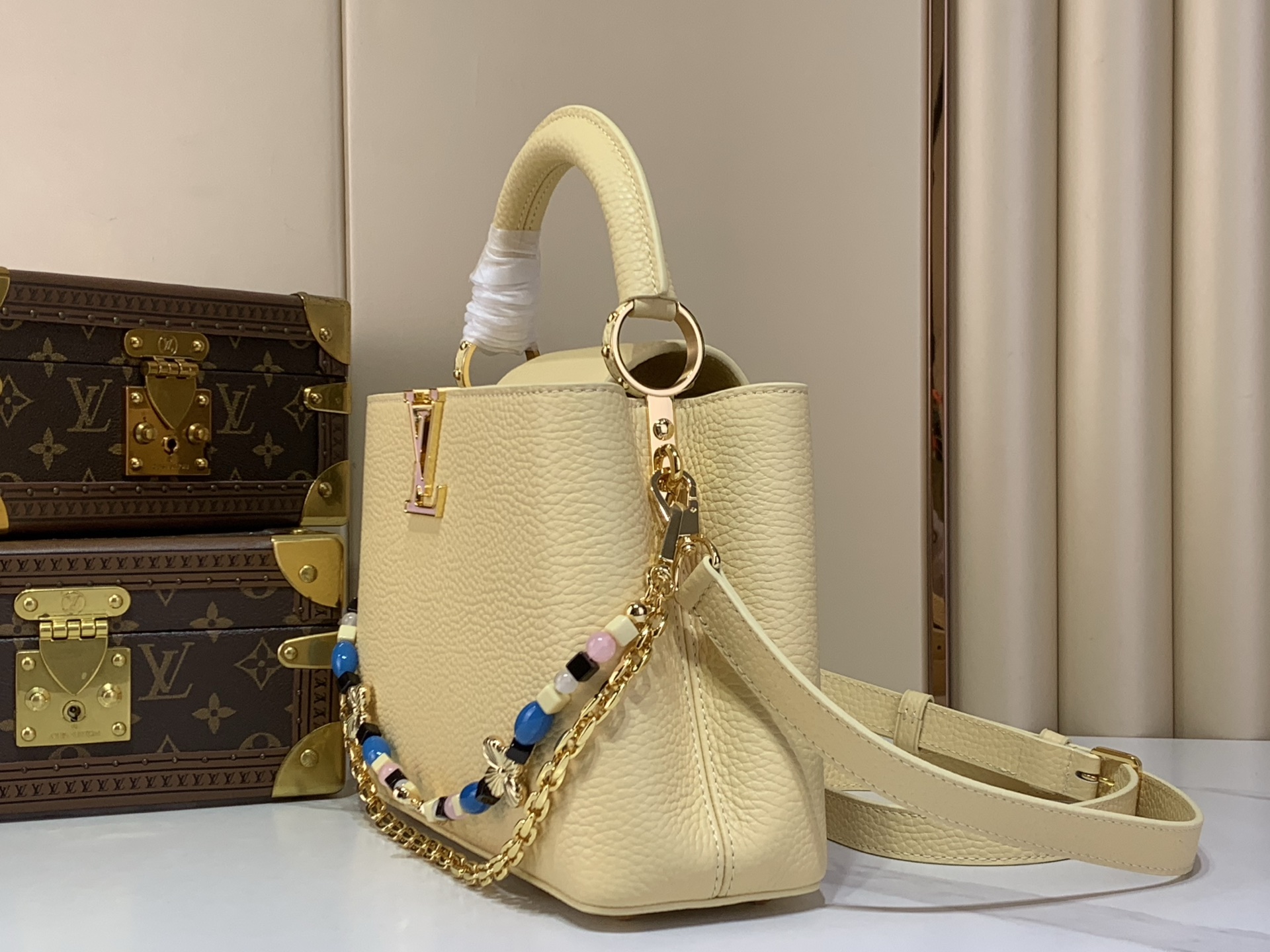 Louis Vuitton Capucines Cream shoulder everyday