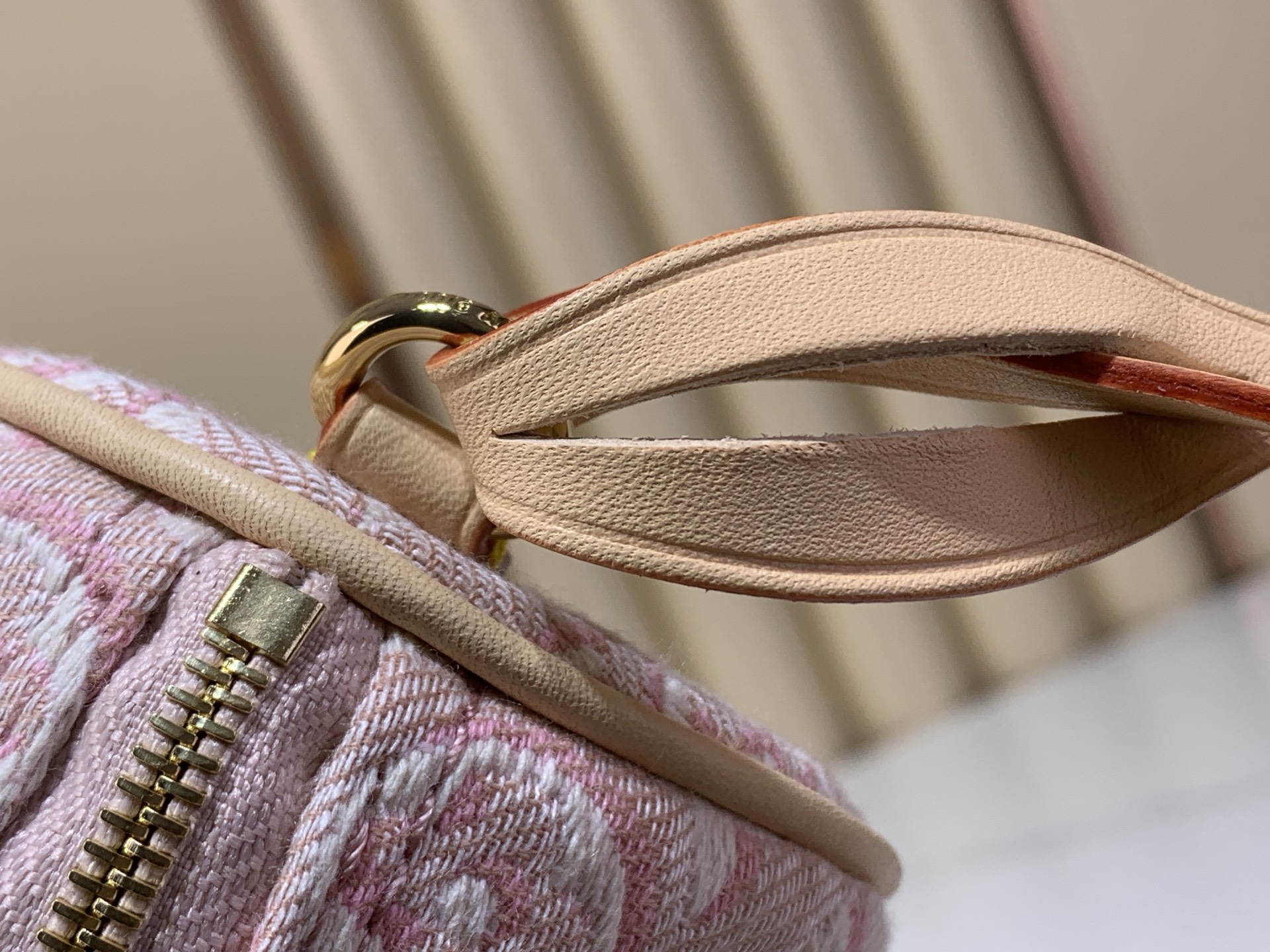 Louis Vuitton Classic Handcrafted Luxury Leather Shoulder Bag Ref 5