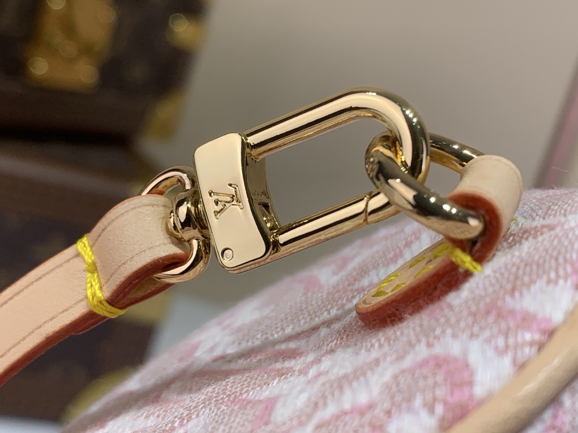 Louis Vuitton Classic Handcrafted Luxury Leather Shoulder Bag Ref 6