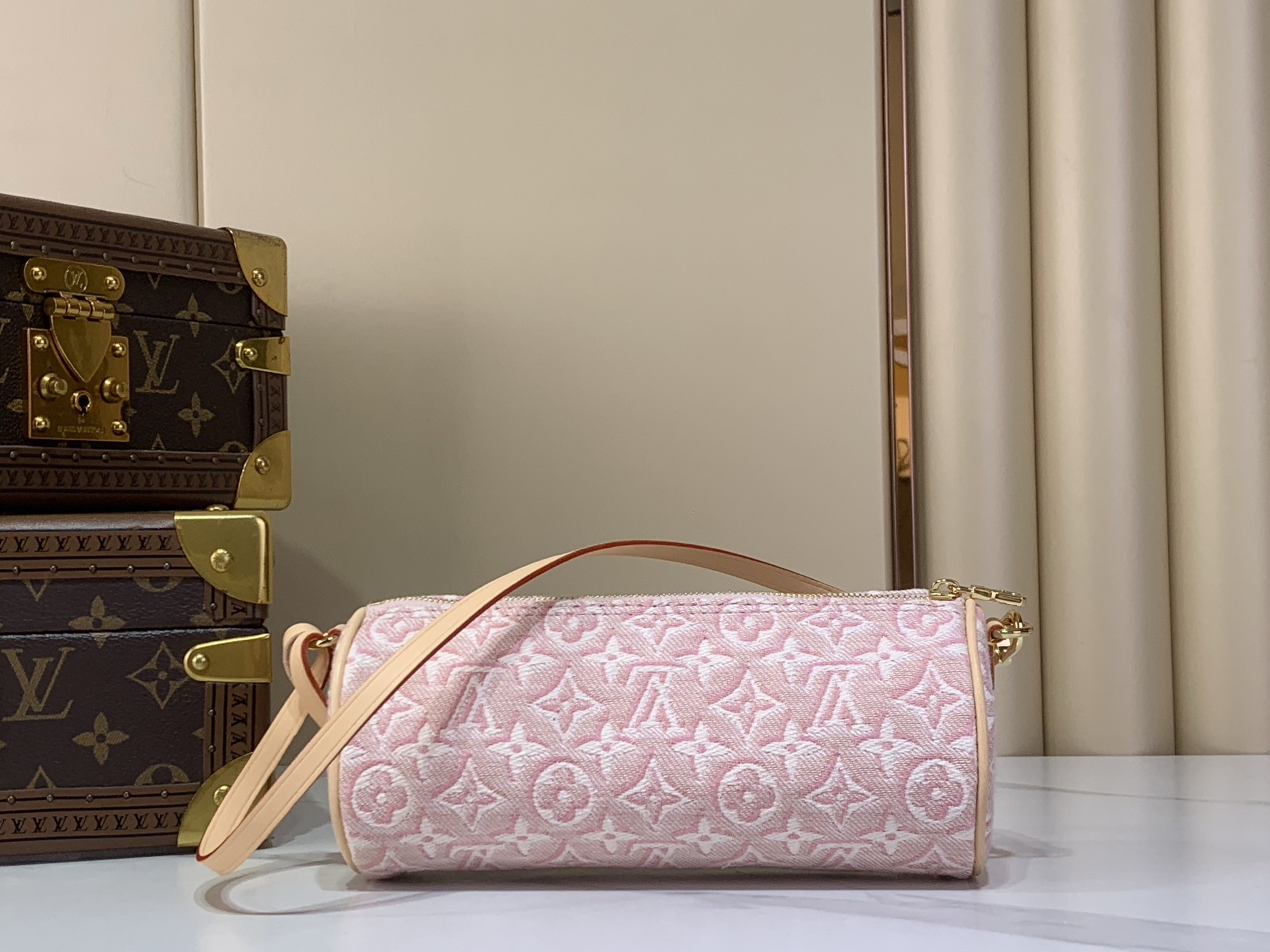 Louis Vuitton Classic Handcrafted Luxury Leather Shoulder Bag Ref 3