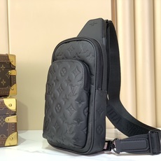 【顶级原单 Avenue Slingbag PM 单肩胸包】M2A354 黑色 (压花) Avenue Slingbag 【顶级原单 Avenue Slingbag PM 单肩胸包】M2A354 黑色 (压花) Avenue Slingbag