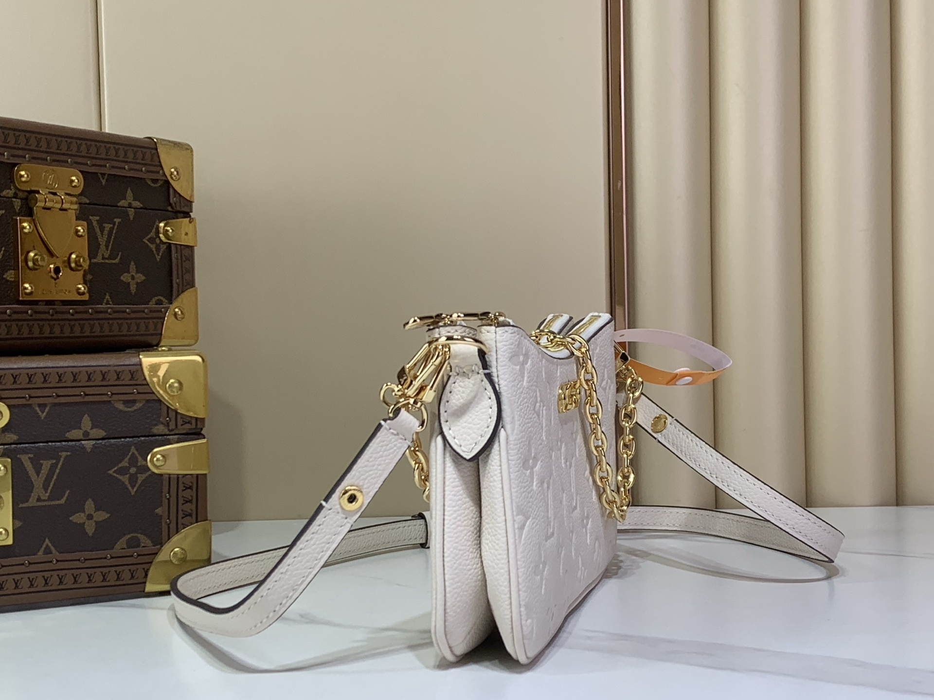 【顶级原单 Liv pochette 链条 手袋】M83001 黑色 M11916 棕色  M3A838 白色 Liv 