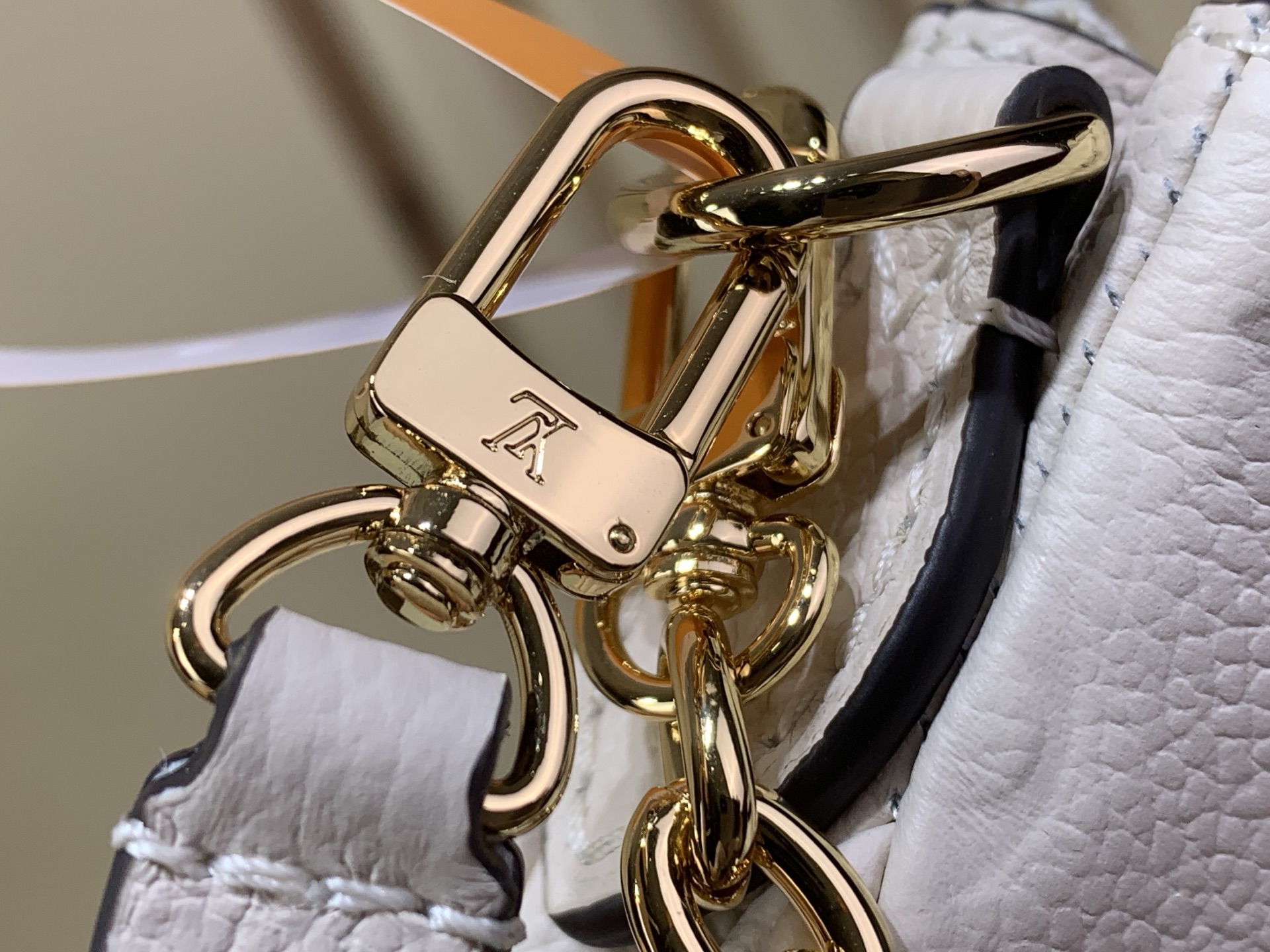【顶级原单 Liv pochette 链条 手袋】M83001 黑色 M11916 棕色  M3A838 白色 Liv 