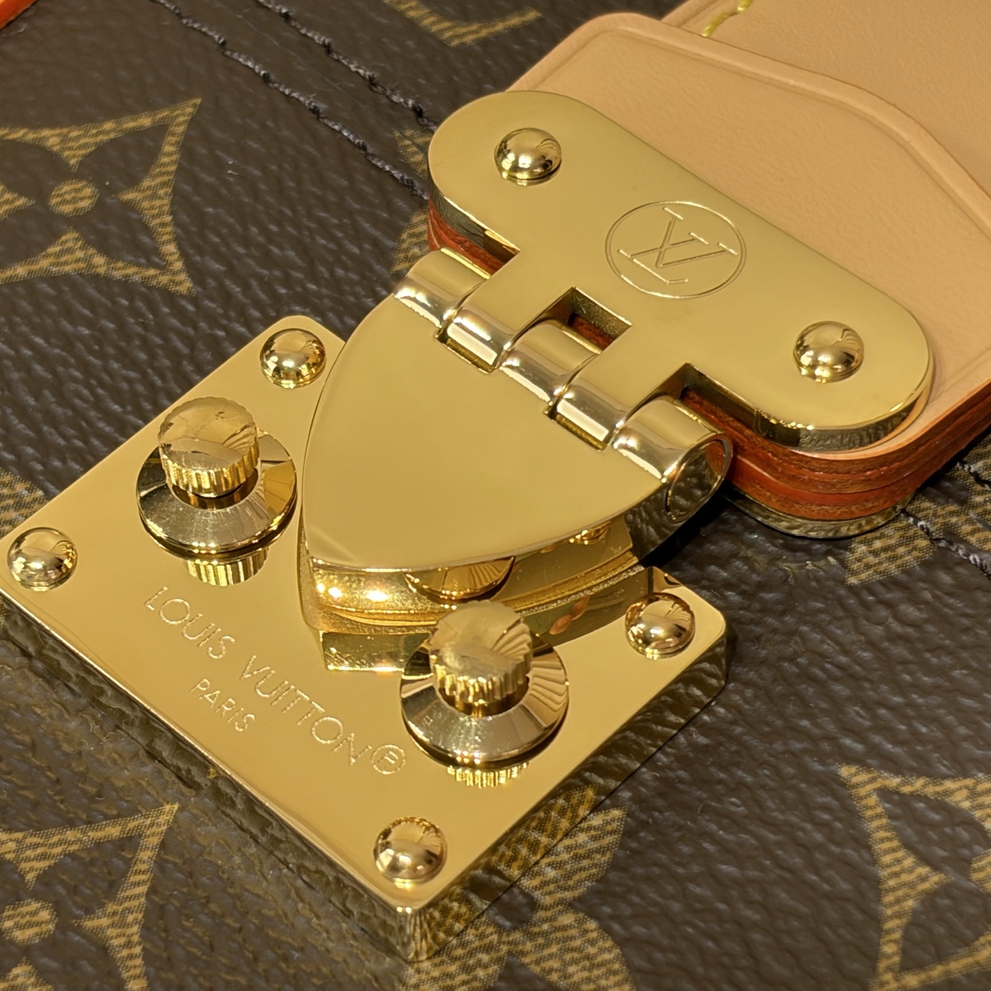 【顶级原单 Malle de Jour 单肩盒子 手袋】M3A169老花（钢五金）  取材经典 Monogram 帆布，