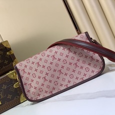 【顶级原单 Vintagelv 中古手袋 】M92693绿色 92692深蓝色 92690灰蓝色 92691树莓粉 92 【顶级原单 Vintagelv 中古手袋 】M92693绿色 92692深蓝色 92690灰蓝色 92691树莓粉 92