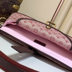 【顶级原单 Vintagelv 中古手袋 】M92693绿色 92692深蓝色 92690灰蓝色 92691树莓粉 92 【顶级原单 Vintagelv 中古手袋 】M92693绿色 92692深蓝色 92690灰蓝色 92691树莓粉 92