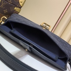 【顶级原单 Vintagelv 中古手袋 】M92693绿色 92692深蓝色 92690灰蓝色 92691树莓粉 92 【顶级原单 Vintagelv 中古手袋 】M92693绿色 92692深蓝色 92690灰蓝色 92691树莓粉 92