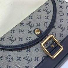 【顶级原单 Vintagelv 中古手袋 】M92693绿色 92692深蓝色 92690灰蓝色 92691树莓粉 92 【顶级原单 Vintagelv 中古手袋 】M92693绿色 92692深蓝色 92690灰蓝色 92691树莓粉 92