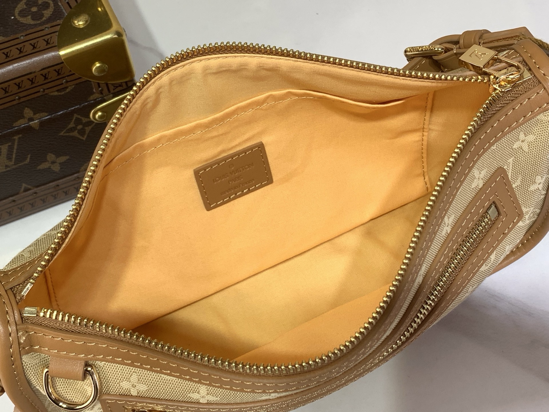 【顶级原单 Lucille小号中古手提袋】M92333黄色 92331树莓粉 92330深蓝色 92332绿色 9233 【顶级原单 Lucille小号中古手提袋】M92333黄色 92331树莓粉 92330深蓝色 92332绿色 9233