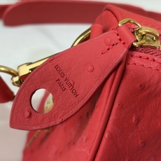 【顶级原单 SPEEDY BANDOULIÈRE 25 手袋 】M24426 玫红色/牛皮压鸵鸟纹 本款 Speedy 【顶级原单 SPEEDY BANDOULIÈRE 25 手袋 】M24426 玫红色/牛皮压鸵鸟纹 本款 Speedy