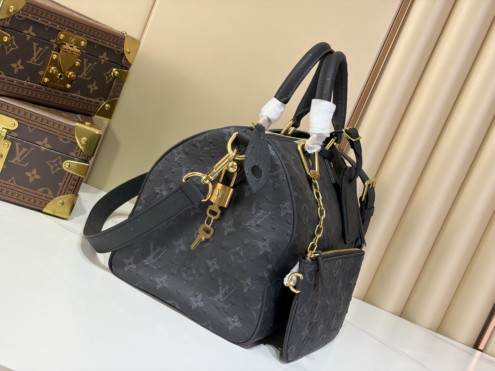 【顶级原单 SPEEDY BANDOULIÈRE 30 手袋 】M24426 黑色/牛皮压鸵鸟纹 本款 Speedy 【顶级原单 SPEEDY BANDOULIÈRE 30 手袋 】M24426 黑色/牛皮压鸵鸟纹 本款 Speedy