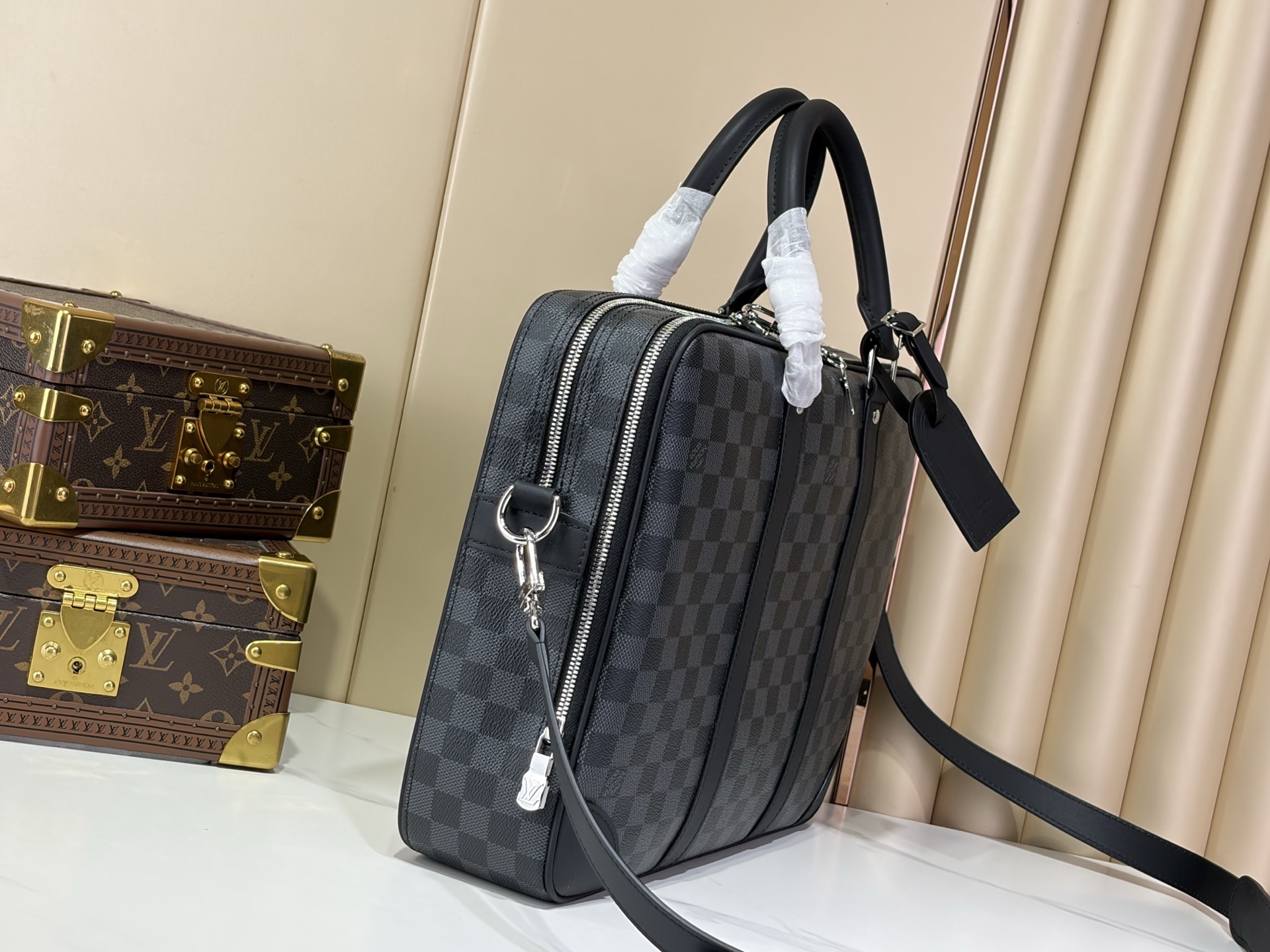 【顶级原单 VOYAGE 公文包-双拉链  】N40485 黑格 Voyage 大号公文包在经典 Attaché 公文包