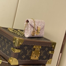 【顶级原单 POUCH METIS 腰带】 M4930Z 粉色(提花) 本款 LV Pouch Metis 腰带以考究笔 【顶级原单 POUCH METIS 腰带】 M4930Z 粉色(提花) 本款 LV Pouch Metis 腰带以考究笔