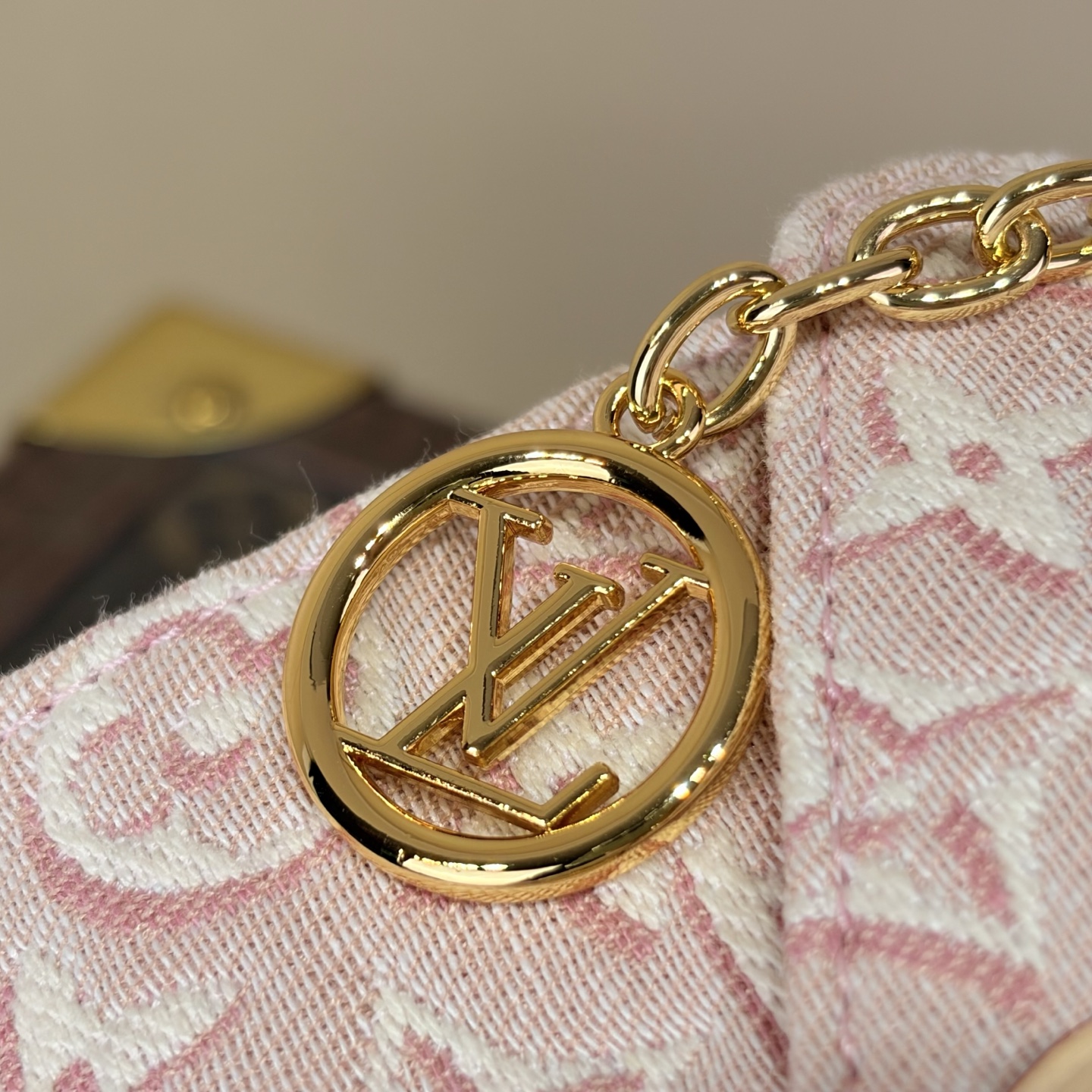 【顶级原单 POUCH METIS 腰带】 M4930Z 粉色(提花) 本款 LV Pouch Metis 腰带以考究笔 【顶级原单 POUCH METIS 腰带】 M4930Z 粉色(提花) 本款 LV Pouch Metis 腰带以考究笔