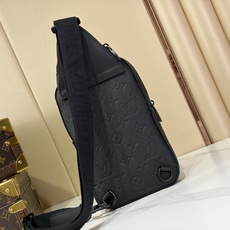 【顶级原单 Avenue Slingbag PM 单肩胸包】M2A354 黑色 (压花) Avenue Slingbag 【顶级原单 Avenue Slingbag PM 单肩胸包】M2A354 黑色 (压花) Avenue Slingbag