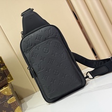 【顶级原单 Avenue Slingbag PM 单肩胸包】M2A354 黑色 (压花) Avenue Slingbag 【顶级原单 Avenue Slingbag PM 单肩胸包】M2A354 黑色 (压花) Avenue Slingbag