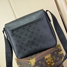 【顶级原单 BASTILLE 小号手袋】M2A195 黑花丝印 本款 Bastille 小号邮差包以 Monogram 【顶级原单 BASTILLE 小号手袋】M2A195 黑花丝印 本款 Bastille 小号邮差包以 Monogram