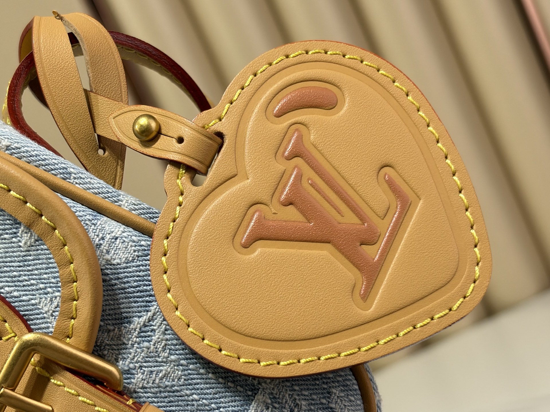 【顶级原单 SATCHEL 迷你斜挎包】M2A647 蓝色/牛仔 本款 Satchel 迷你斜挎包以 Monogram 【顶级原单 SATCHEL 迷你斜挎包】M2A647 蓝色/牛仔 本款 Satchel 迷你斜挎包以 Monogram
