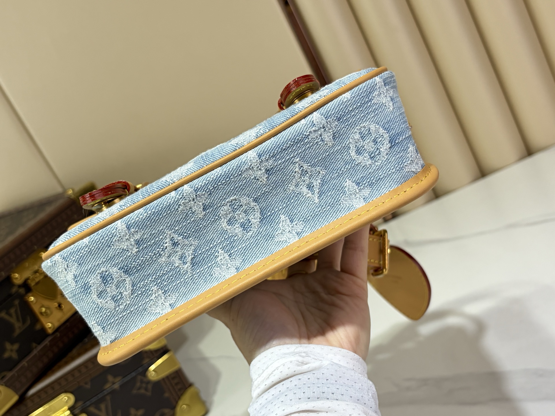 【顶级原单 SATCHEL 迷你斜挎包】M2A647 蓝色/牛仔 本款 Satchel 迷你斜挎包以 Monogram 【顶级原单 SATCHEL 迷你斜挎包】M2A647 蓝色/牛仔 本款 Satchel 迷你斜挎包以 Monogram