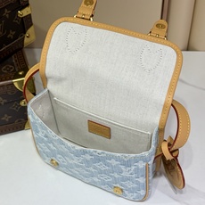【顶级原单 SATCHEL 迷你斜挎包】M2A647 蓝色/牛仔 本款 Satchel 迷你斜挎包以 Monogram 【顶级原单 SATCHEL 迷你斜挎包】M2A647 蓝色/牛仔 本款 Satchel 迷你斜挎包以 Monogram