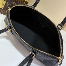 【顶级原单 Squire East-West 单肩手袋】M3A167黑花丝印 出自 Monogram Ink 系列,以亮 【顶级原单 Squire East-West 单肩手袋】M3A167黑花丝印 出自 Monogram Ink 系列,以亮