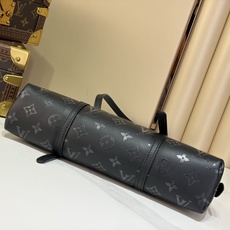 【顶级原单 Squire East-West 单肩手袋】M3A167黑花丝印 出自 Monogram Ink 系列,以亮 【顶级原单 Squire East-West 单肩手袋】M3A167黑花丝印 出自 Monogram Ink 系列,以亮