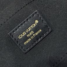 【顶级原单 Squire East-West 单肩手袋】M3A167黑花丝印 出自 Monogram Ink 系列,以亮 【顶级原单 Squire East-West 单肩手袋】M3A167黑花丝印 出自 Monogram Ink 系列,以亮