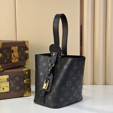 【顶级原单ALL IN BB 手袋 】M3A156 黑花丝印 本款 All In BB 手袋出自 Monogram In 【顶级原单ALL IN BB 手袋 】M3A156 黑花丝印 本款 All In BB 手袋出自 Monogram In