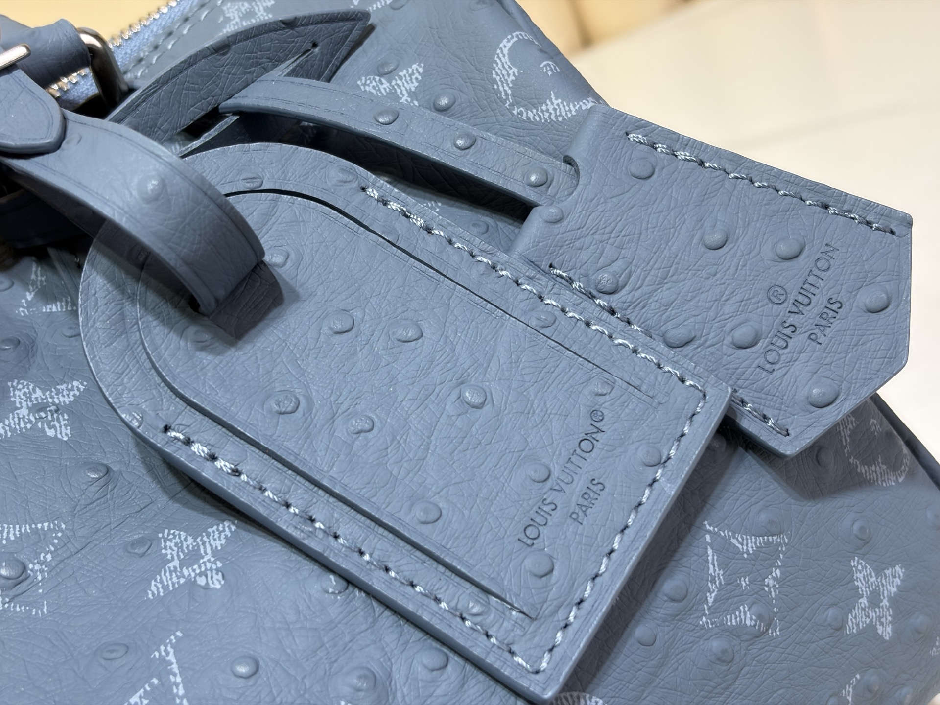 【顶级原单 SPEEDY BANDOULIÈRE 25 手袋 】M24426 蓝灰色/牛皮压鸵鸟纹 本款 Speedy 【顶级原单 SPEEDY BANDOULIÈRE 25 手袋 】M24426 蓝灰色/牛皮压鸵鸟纹 本款 Speedy