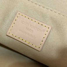 【顶级原单 MARELLE 手袋】M28613老花 本款 Marelle 手袋取材标志性 Monogram 帆布,以摩登 【顶级原单 MARELLE 手袋】M28613老花 本款 Marelle 手袋取材标志性 Monogram 帆布,以摩登