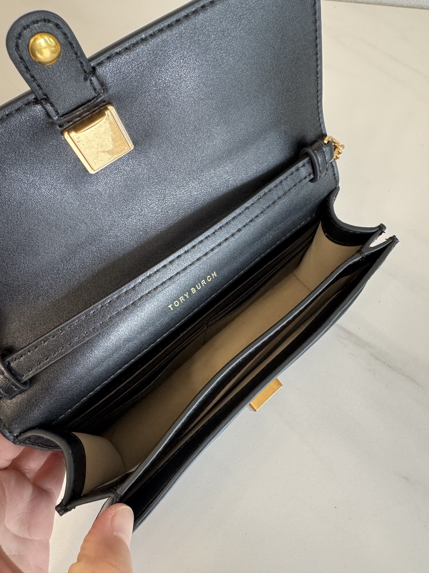 Tory Burch ～Tory Burch23年新款T Monogram系列单肩信封包 风琴款式 实用百搭