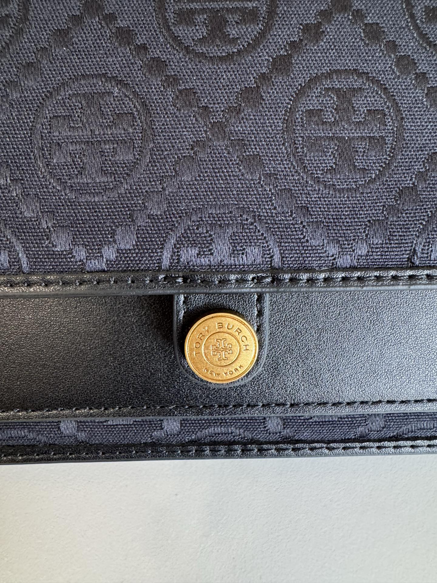 Tory Burch ～Tory Burch23年新款T Monogram系列单肩信封包 风琴款式 实用百搭
