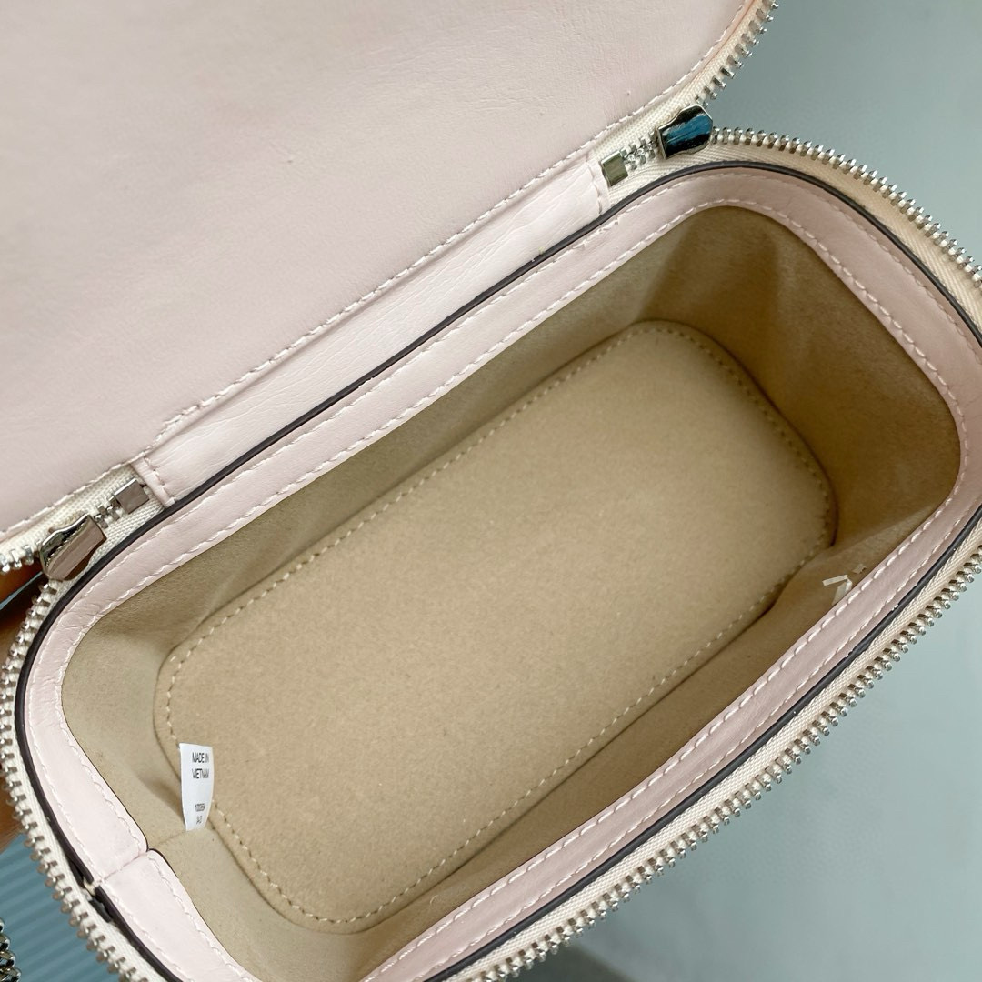 Tory Burch ～Tory Burch新款Kira化妆盒子包 牛皮材质柔软经久耐用 菱格形绗缝立体蓬松