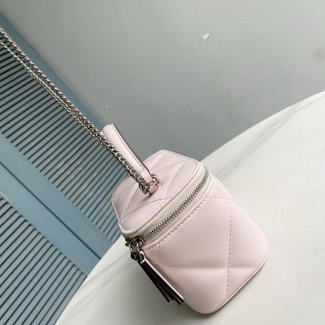 Tory Burch ～Tory Burch新款Kira化妆盒子包 牛皮材质柔软经久耐用 菱格形绗缝立体蓬松