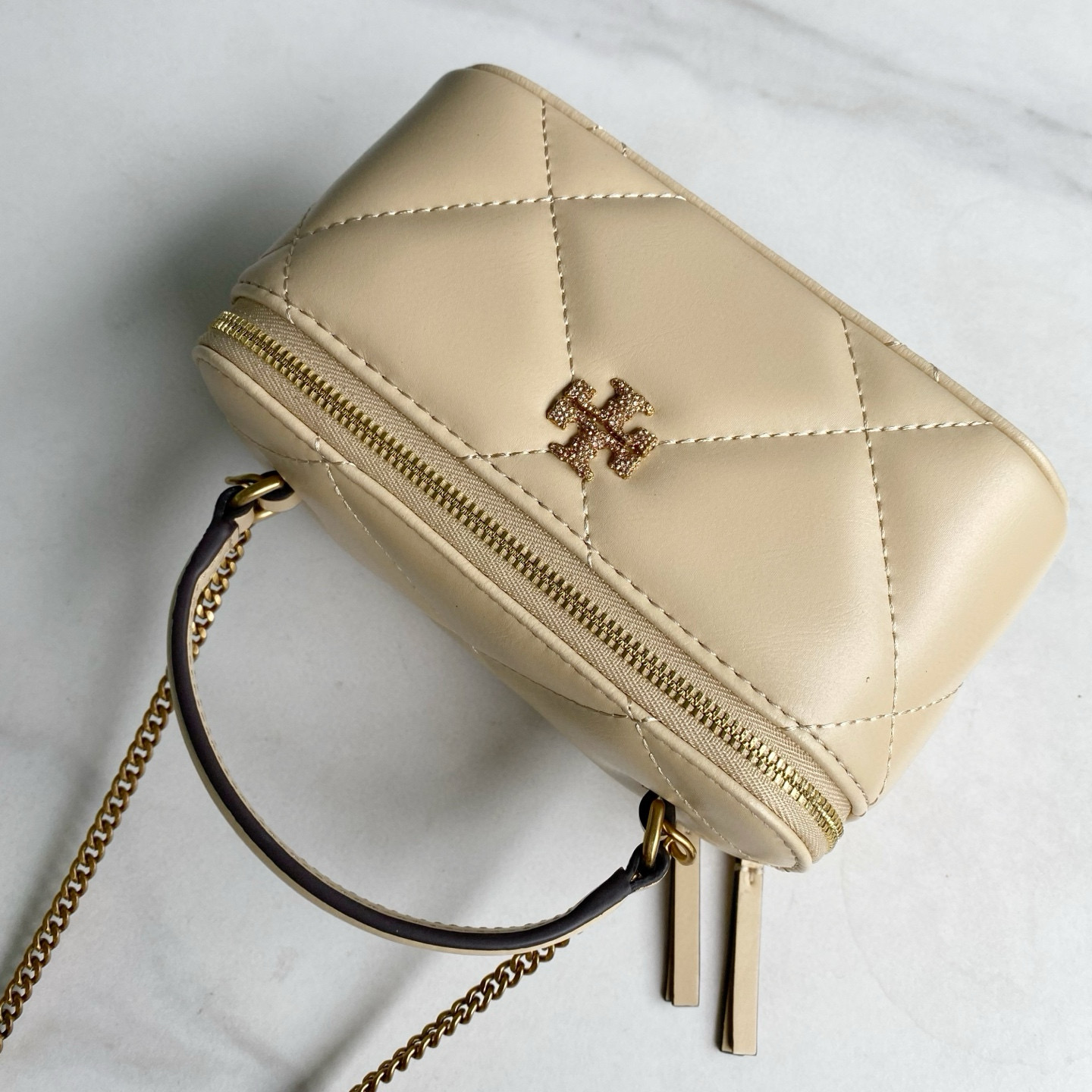 Tory Burch ～Tory Burch新款Kira化妆盒子包 牛皮材质柔软经久耐用 菱格形绗缝立体蓬松