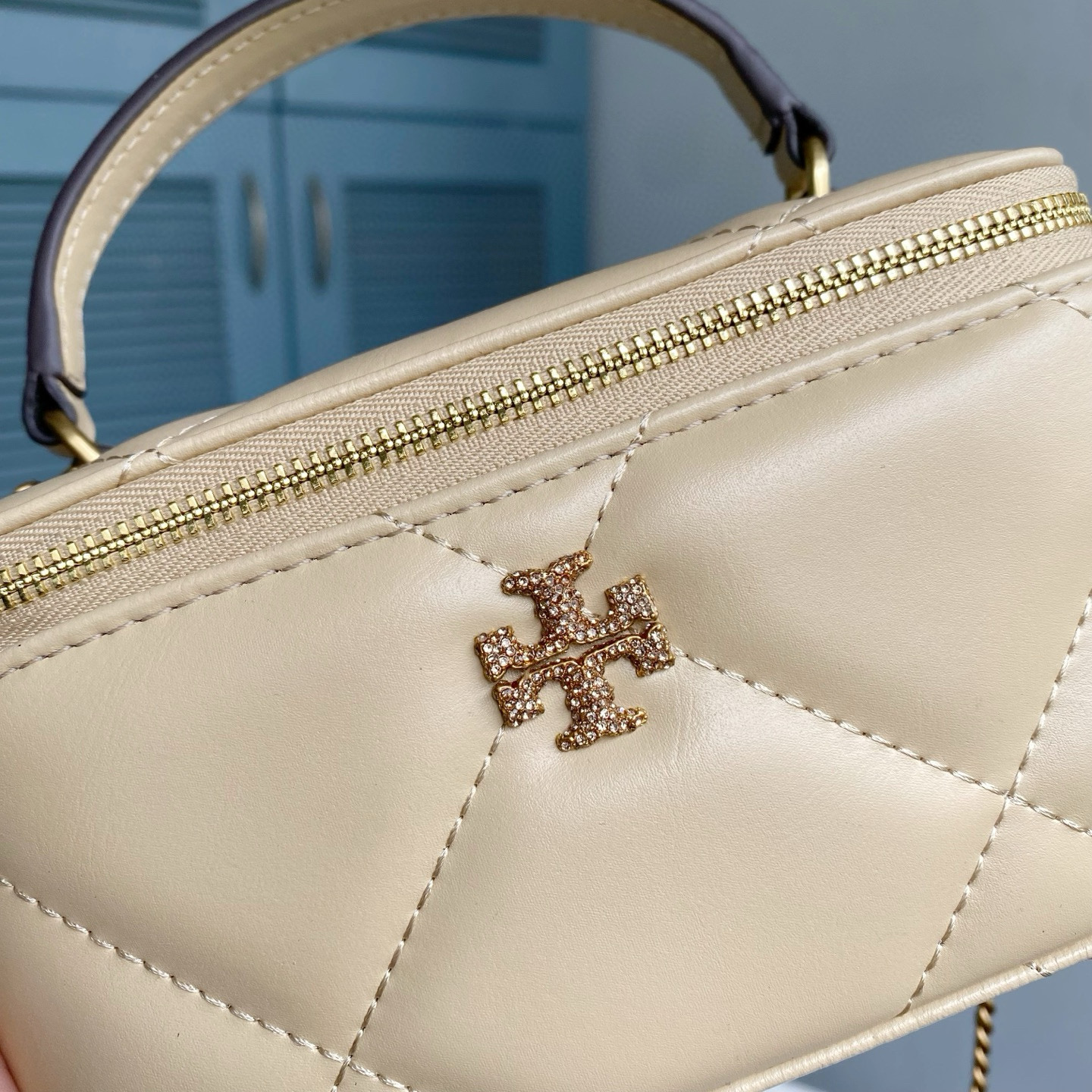 Tory Burch ～Tory Burch新款Kira化妆盒子包 牛皮材质柔软经久耐用 菱格形绗缝立体蓬松