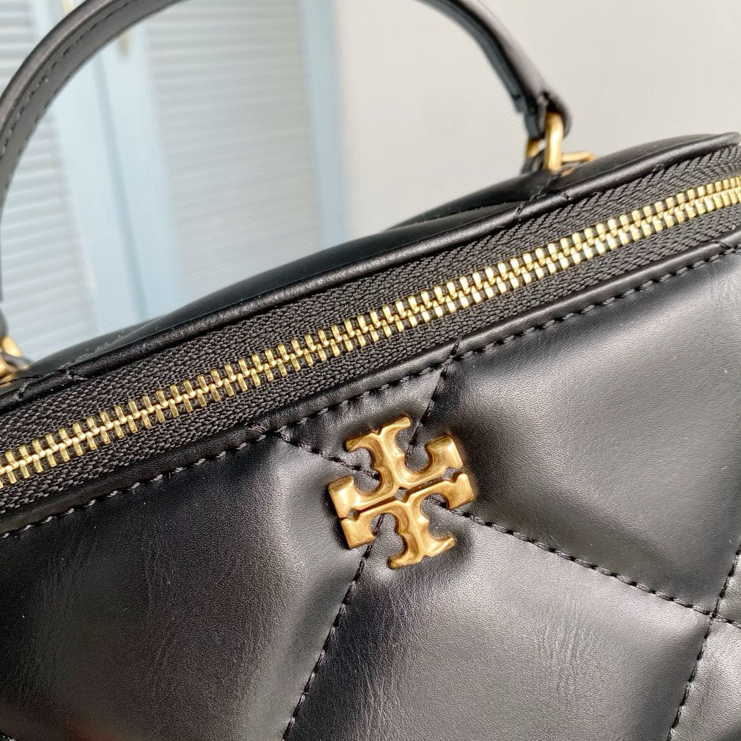 Tory Burch ～Tory Burch新款Kira化妆盒子包 牛皮材质柔软经久耐用 菱格形绗缝立体蓬松