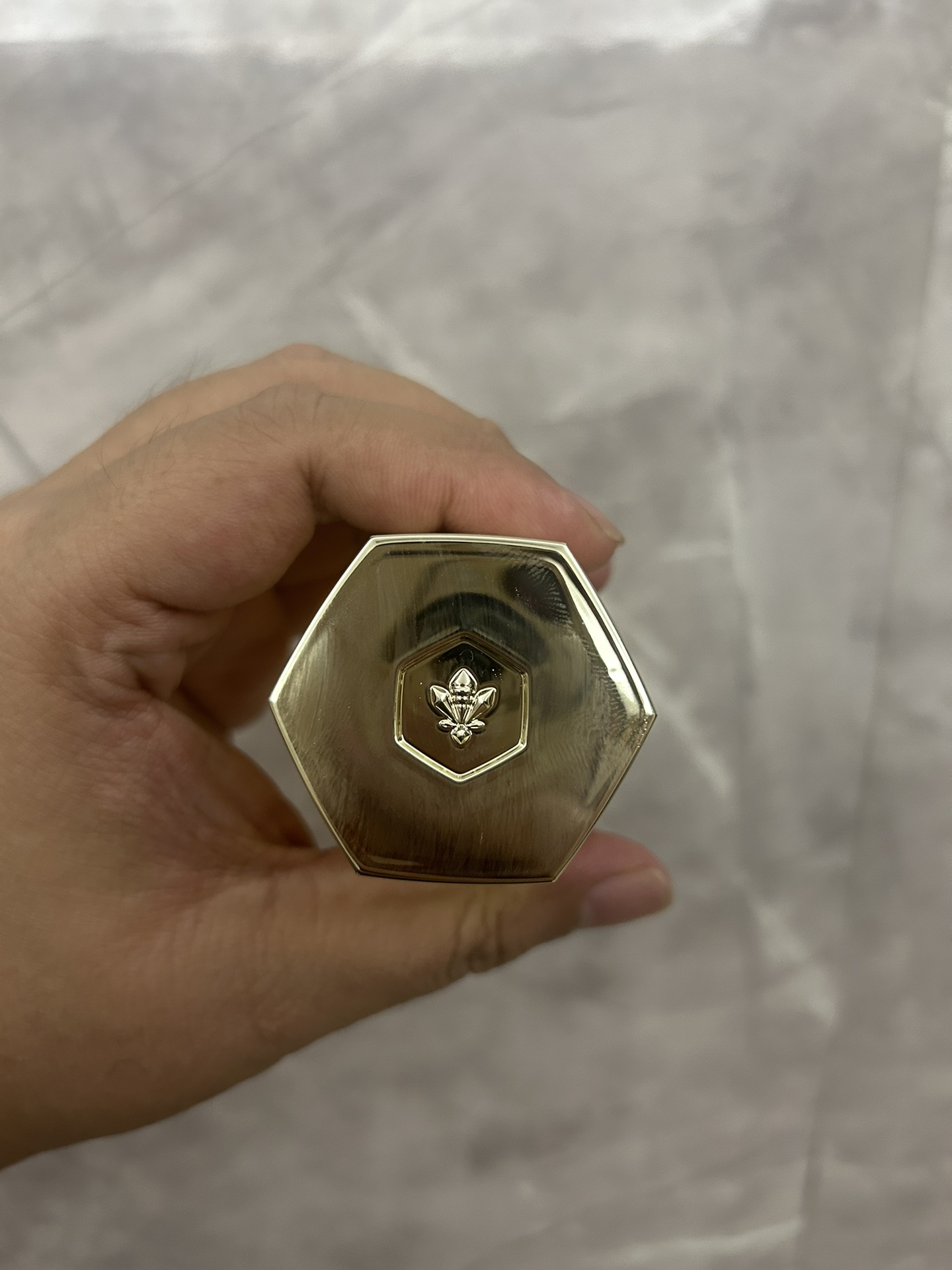 65💰
独家私模，市场独家质量，非流通货，供平台，明通市场认可版本✔️娇兰复原蜜洗面奶明通版175ml！